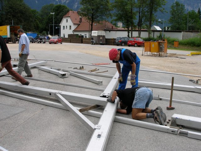 zeltaufbaun_09_07_09_-0047