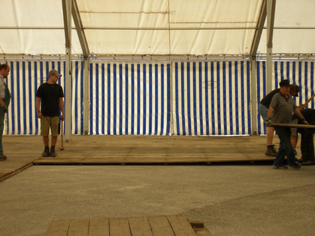 zeltaufbaun_09_07_09_-0076